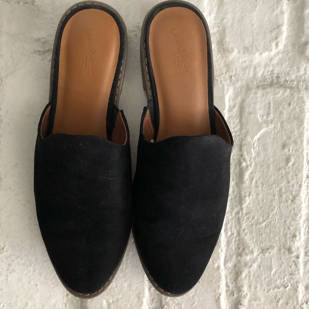 Universal Thread Black Flat Mules